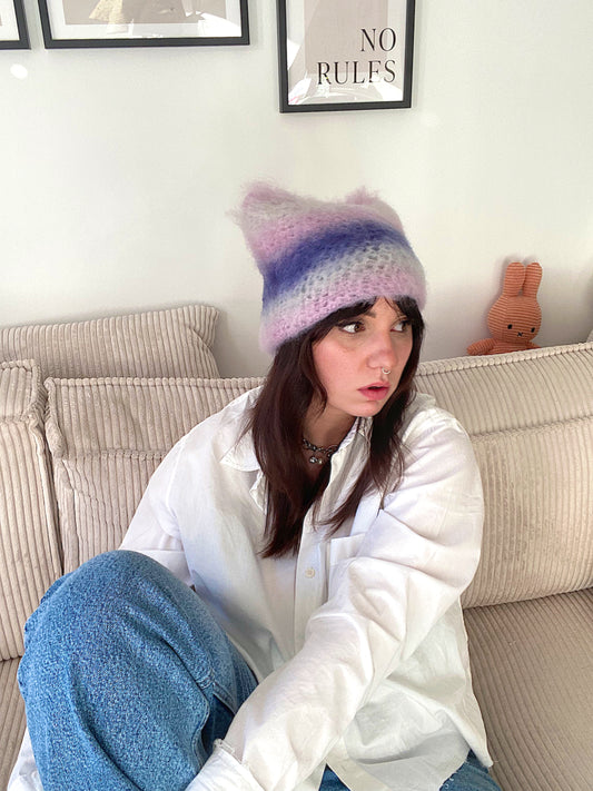 Le kitty hat fluffy
